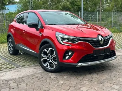 Gebraucht Renault Captur Intens 158 PS (116 kW) 2021 Rot (metallic) SUV