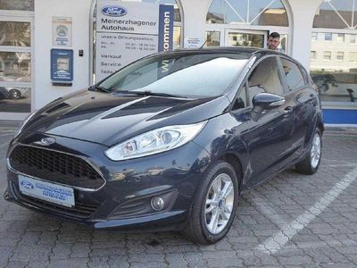 Gebraucht Ford Fiesta Celebration 80 PS (58 kW) 2017 Mitternachtsblau Limousine