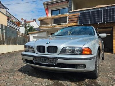 BMW 523