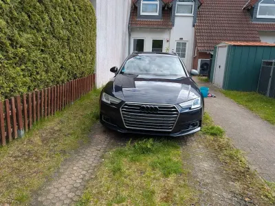 Gebraucht Audi A4 Design 218 PS (160 kW) 2016 Blau Kombi