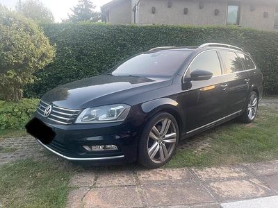 Second-hand VW Passat R-line 177 CP (130 kW) 2013 Negru Break