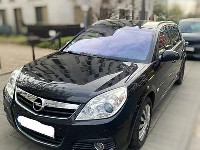 Usado Opel Signum 150 HP (110 kW) 2007 Preto Citadino