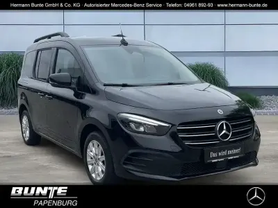 Gebraucht Mercedes T180 Progressive 131 PS (96 kW) 2023 Schwarz Van / Kleinbus