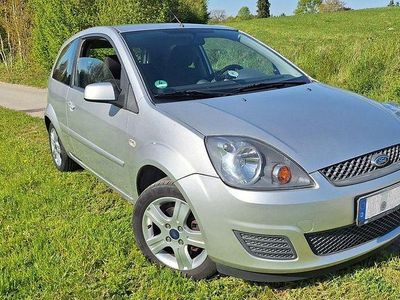 Usata Ford Fiesta Style 68 CV (50 kW) 2007 Argento Utilitaria