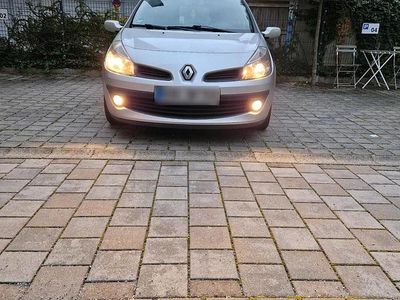 Second-hand Renault Clio II 75 CP (55 kW) 2006 Gri Berlinǎ