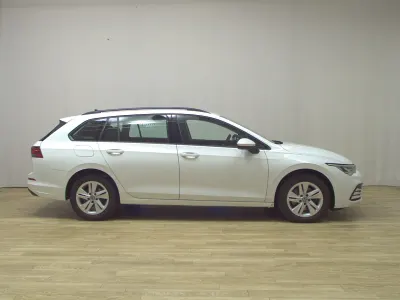 Brugt VW Golf VIII Life 150 HK (110 kW) 2022 Hvid Stationcar