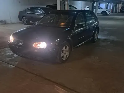 Gebraucht VW Golf IV 71 PS (52 kW) 1999 Schwarz Kleinwagen