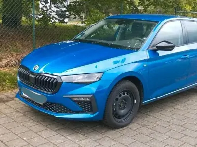 Gebraucht Skoda Scala Drive 95 PS (69 kW) 2024 Blau Kleinwagen