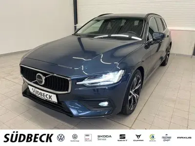 Gebraucht Volvo V60 Core 197 PS (144 kW) 2024 Denim blue / metallic Kombi