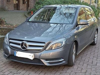 Gebraucht Mercedes B180 109 PS (80 kW) 2013 Grau Van / Kleinbus