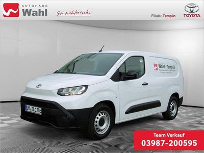 Gebraucht Toyota Proace City City 100 kW (136 PS) 2024 Weiß Van / Kleinbus