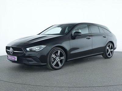 Nachtschwarz Gebraucht 2022 Mercedes CLA200 Shooting Brake Progressive Kombi | 22.625 € (Guter Preis)