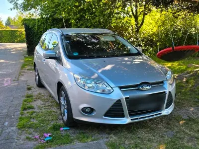 Gebraucht Ford Focus 116 PS (85 kW) 2014 Silber Kombi