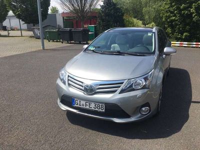 gebraucht Toyota Avensis Combi 2.2 D-4D Automatik Edition