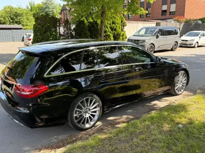 Gebraucht Mercedes C200 AMG 184 PS (135 kW) 2019 Schwarz Limousine