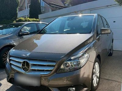 Mercedes B200