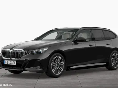 Gebraucht BMW i5 M Sport 250 kW (340 PS) 2025 Saphirschwarz Kombi