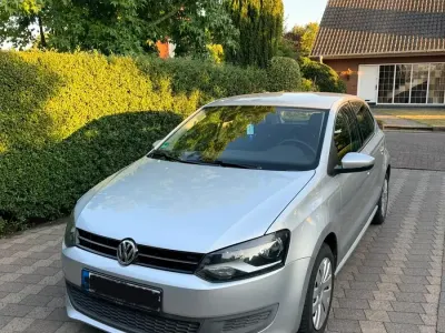 Gebraucht VW Polo 90 PS (66 kW) 2011 Silber Kleinwagen