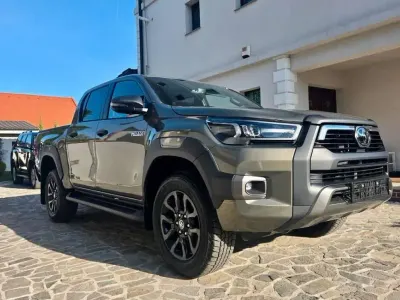 Neu Toyota HiLux 204 PS (150 kW) 2026 Oxide bronze Pickup