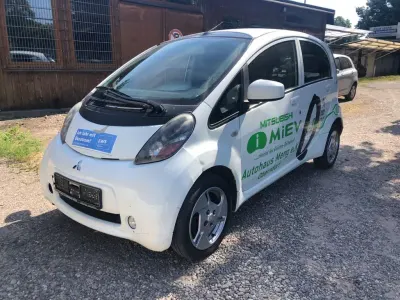 Gebraucht Mitsubishi i-MiEV 49 kW (67 PS) 2011 Weiß Kleinwagen