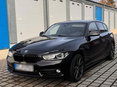 Gebraucht BMW 120 Sport Line 190 PS (139 kW) 2016 Schwarz Kleinwagen