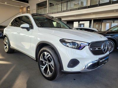 Gebraucht Mercedes GLC300 Avantgarde 198 PS (145 kW) 2024 Unilack polarweiß