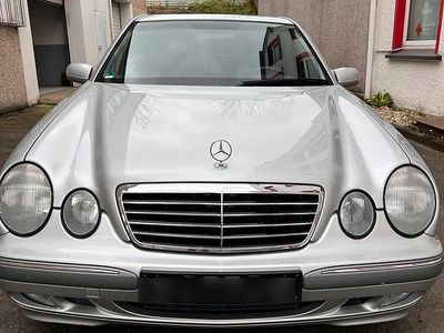 Mercedes E240