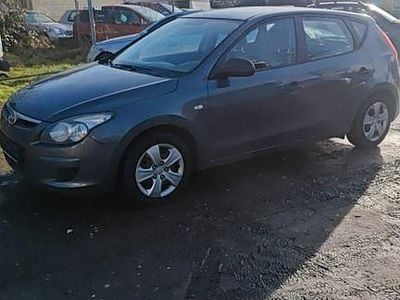 Grau Gebraucht 2009 Hyundai i30 Edition+ Limousine | 1.400 € (Superpreis)