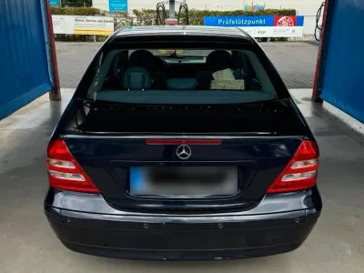 Gebraucht Mercedes C180 129 PS (94 kW) 2003 Andere farben Limousine