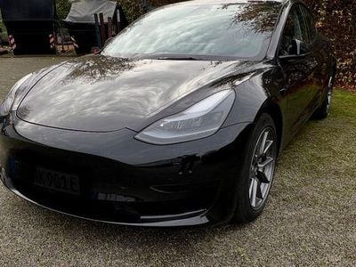 Begagnad Tesla Model 3 RWD 208 kW (283 HK) 2022 Svart Sedan