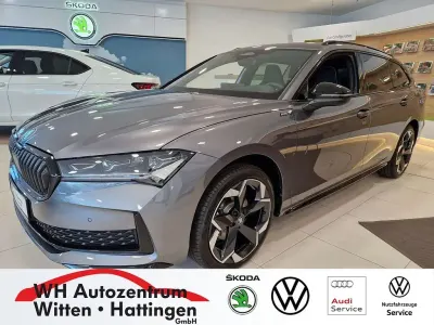Neu Skoda Superb SportLine 150 PS (110 kW) 2026 Graphitegrau metallic Kombi