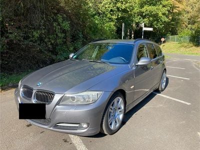 Gebraucht BMW 318 143 PS (105 kW) 2012 Grau Kombi