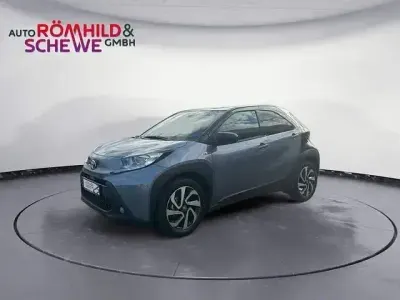 Gebraucht Toyota Aygo X Team 72 PS (52 kW) 2024 Grau SUV