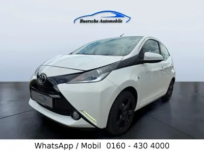 Gebraucht Toyota Aygo X-play 69 PS (50 kW) 2017 Weiß Kleinwagen