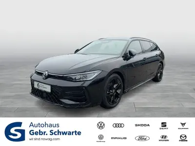 Gebraucht VW Passat R-line 150 PS (110 kW) 2024 Schwarz Kombi
