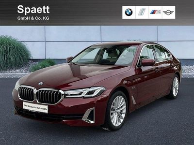 Gebraucht BMW 530e Sport Line 184 PS (135 kW) 2023 Aventurinrot Limousine