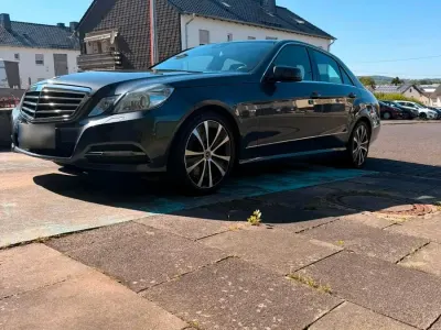 Gebraucht Mercedes E300 150 PS (110 kW) 2010 Limousine
