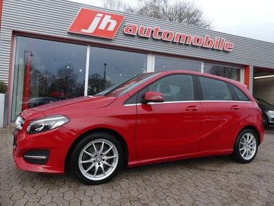 Gebraucht Mercedes B250 211 PS (155 kW) 2016 Rot Van / Kleinbus