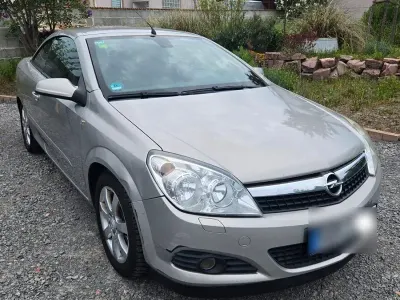 Gebraucht Opel Astra Edition 140 PS (102 kW) 2007 Beige Cabrio