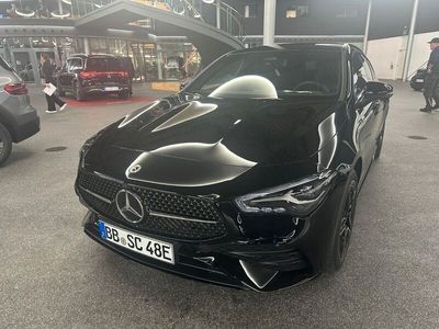 Gebraucht Mercedes CLA250e Shooting Brake AMG line 163 PS (119 kW) 2024 Schwarz Kombi