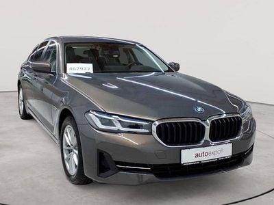 Alvitgrau metallic Gebraucht 2022 BMW 530e Sport Line Limousine | 33.190 € (Superpreis)