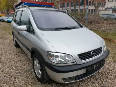 Gebraucht Opel Zafira Elegance 125 PS (91 kW) 2002 Silber Van / Kleinbus