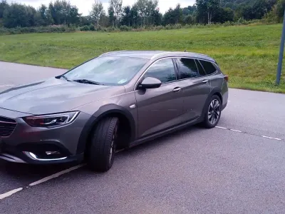 Gebraucht Opel Insignia Edition 170 PS (125 kW) 2018 Grau Kombi