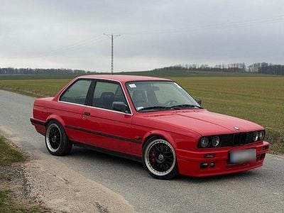 Gebraucht BMW 325 Sport Line 370 PS (272 kW) 1990 Rot Coupé