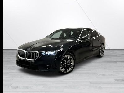 Gebraucht BMW 540 Sport Line 303 PS (222 kW) 2024 Schwarz Limousine
