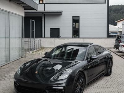 Porsche Panamera 4