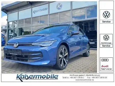 Gebraucht VW Golf VIII Life 116 PS (85 kW) 2025 Anemonenblau metallic Limousine