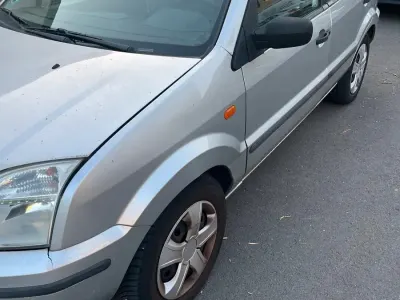 Gebraucht Ford Fusion 100 PS (73 kW) 2004 Silber Kleinwagen