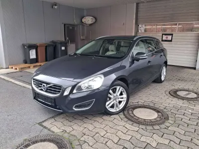 Gebraucht Volvo V60 Summum 205 PS (150 kW) 2011 Savile grey / metallic Kombi