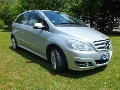 Gebraucht Mercedes B180 109 PS (80 kW) 2008 Silber Van / Kleinbus